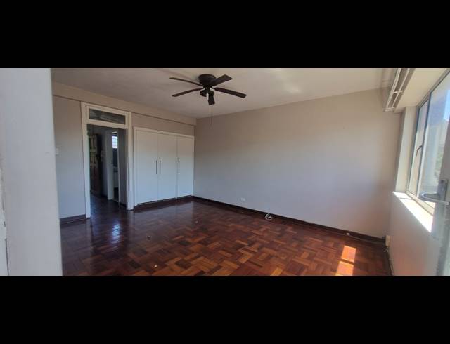 1.5 BEDROOM FLAT FOR SALE IN GLENWOOD